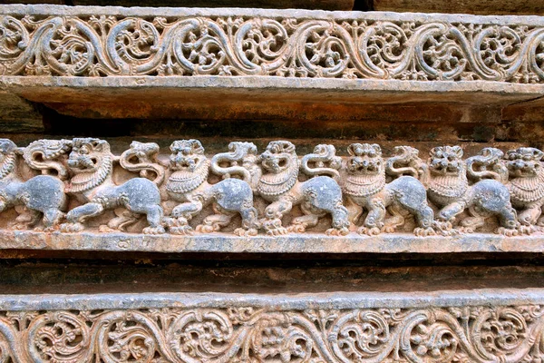 Frisos Leones Base Del Templo Templo Kedareshwara Halebidu Karnataka India — Foto de Stock