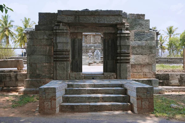 Noordelijke Ingang Aan Kedareshwara Tempel Halebid Karnataka India Uitzicht Vanaf — Stockfoto