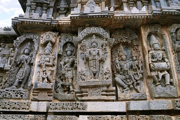 Baixo Relevo Ornamentado Esculturas Divindades Hindus Templo Kedareshwara Halebid Karnataka — Fotografia de Stock