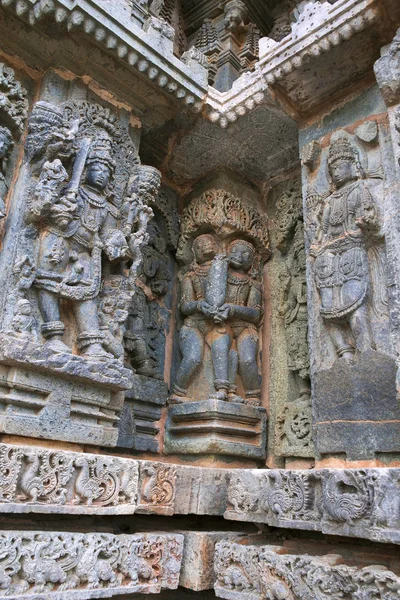 Utsmyckade Bas Relieif Och Skulpturer Hinduiska Gudar Kedareshwara Templet Halebid — Stockfoto