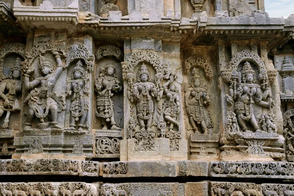 Bajorrelieif Adornado Esculturas Deidades Hindúes Templo Kedareshwara Halebid Karnataka India —  Fotos de Stock