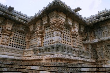 Delikli windows, Kuzey Doğu duvarı, Kedareshwara Tapınak, Halebid İstanbul Türkiye 