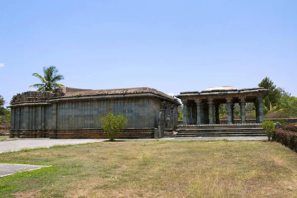 Seitenansicht Von Parshvanatha Basadi Basadi Halli Jain Tempelkomplex Karnataka Indien — Stockfoto