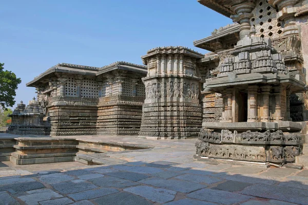 Pequenas Torres Relevos Ornamentados Paredes Templo Hoysaleshvara Halebid Karnataka Índia — Fotografia de Stock