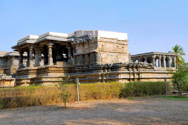 Pohled Nandi Mandapa Hoysaleshwara Chrám Halebid Karnataka Indie Pohled Jihu — Stock fotografie