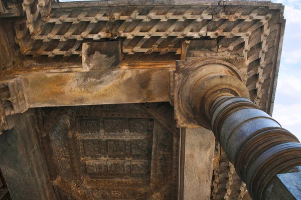 View Showing Ceiling Architecture Nandi Mandapa Front Shantelashwara Shrine Hoysaleshvara — Stock Photo, Image