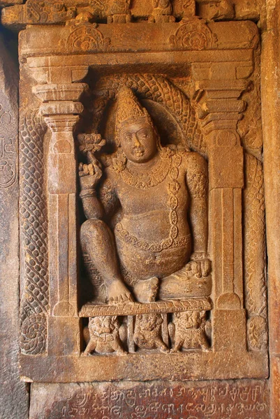 雕刻的 Padmanidhi 一个半神的存在 Panle 东部入口 Virupaksha Pattadakal 寺建筑群 Pattadakal 卡纳卡 — 图库照片