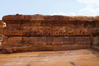 Oyma rakamlar üzerinden yıldız adhisthana, Bankası, Sangamesvara tapınak Vijesvara, Pattadakal tapınak kompleksi, Pattadakal, Karnataka, Hindistan