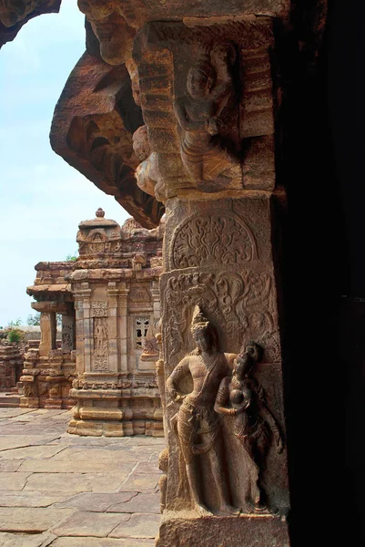 Carved Figures Amorous Couple Pillars Nandi Mandapa Virupaksha Temple Pattadakal — Stock Photo, Image