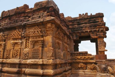 Mukha mandapa ve Güney duvarı, Papanatha Tapınağı, Pattadakal tapınak kompleksi, Pattadakal, Karnataka, Hindistan