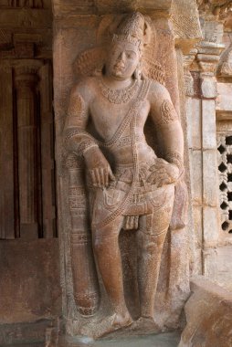 Saiva-dvara-sağ ayağı haritasında pala, doğu girişinde, resul Tapınağı, Pattadakal tapınak kompleksi, Pattadakal, Karnataka, Hindistan.