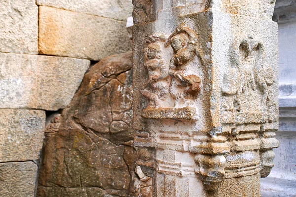 Gesneden Van Cijfers Een Pilaar Gomateshwara Tempel Vindhyagiri Hill Shravanbelgola — Stockfoto