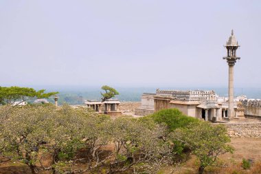 Tapınağı Chandragiri hill karmaşık, Sravanabelgola, Karnataka Hindistan genel görünümü
