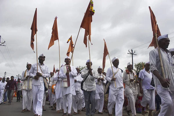 Pandarpur yatra Pune, Maharashtra, Hindistan, Haziran 2016, hacılar veya warkari yürü