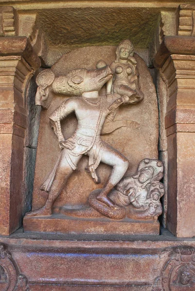 Faragott Alakja Visnu Folyosón Varah Avatara Durga Templom Aihole Bodor — Stock Fotó