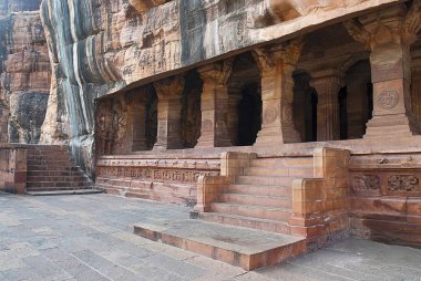 Mağara 3: Cephe Badami mağaralar Karnataka Hindistan