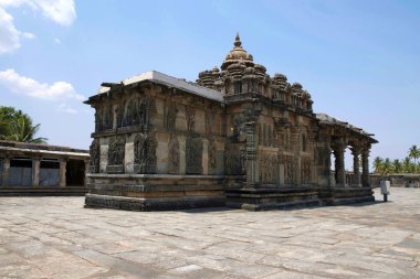 Chennakeshava Tapınağı Kuzey batıda yer alan Ranganayaki, Andal, tapınak. Belur, Karnataka, Hindistan. Güney batıdan görünümü.