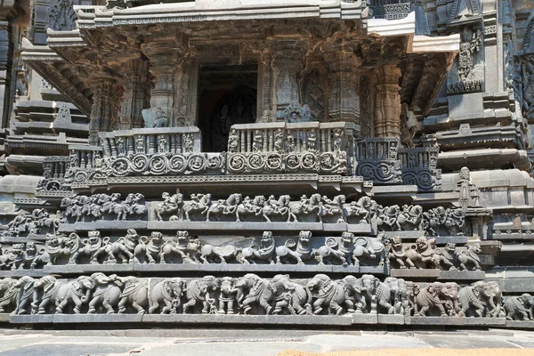 Fachada Frisos Decorativos Com Figuras Animais Templo Chennakeshava Belur Karnataka — Fotografia de Stock
