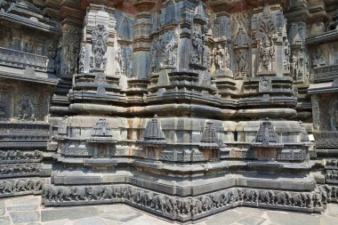 Yildiz seklinde, yıldız şekli, Chennakeshava Tapınağı'nda tapınak dış duvar şeklinde görünümünü. Belur, Karnataka, Hindistan. Kuzey batıdan görünümü.