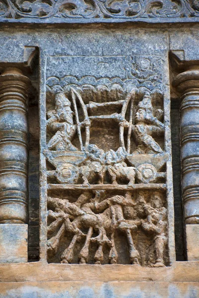 Skulptur Föreställande Ett Krig Mellan Bhishma Och Arjuna Bhishma Ligger — Stockfoto