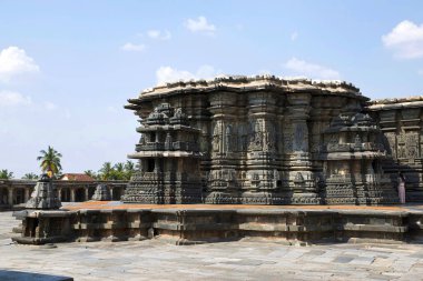 Chennakeshava tapınak kompleksi, Belur, Karnataka, Hindistan. Kalyan Mandapa Güney Batı genel görünümü.