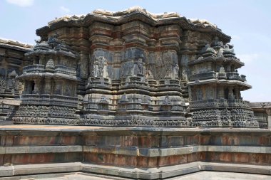 Yildiz seklinde, yıldız şekli, Chennakeshava Tapınağı'nda tapınak dış duvar şeklinde görünümünü. Belur, Karnataka, Hindistan. Kuzey batıdan görünümü.