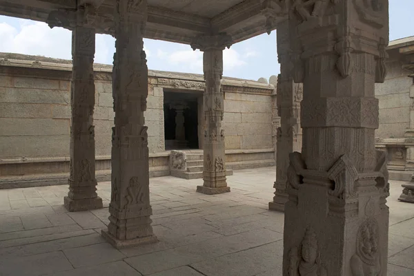Open Mandapa Tall Ornate Cubical Type Vijayanagara Pillars Hazara Rama — Stock Photo, Image
