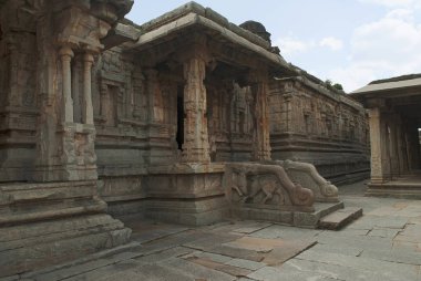Yan, Kuzey, ardha-mandapa, Krishna Tapınağı, Hampi, Karnataka, Hindistan dış görünüm kutsal Merkezi giriş