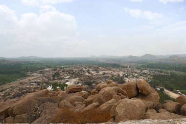 Hampi Matanga Hill üst, Hampi, Karnataka, Hindistan Doğu tarafındaki arieal görünümü. Kutsal merkezi. Krishna tapınak sol ve sağ tarafında resul Tapınağı.