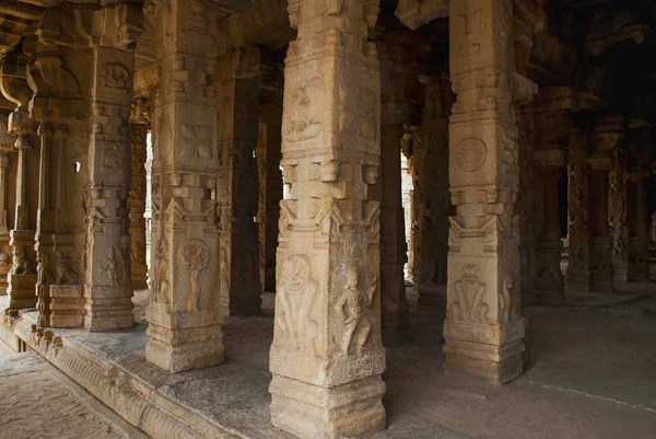 Pilares Tallados Del Mandapa Kalyana Salón Divino Del Matrimonio Templo — Foto de Stock