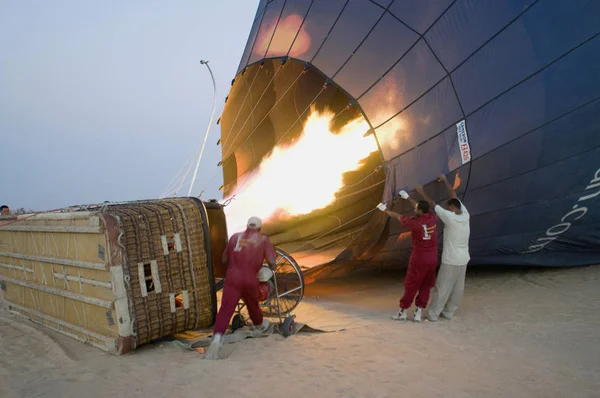 Dubai Emirados Árabes Unidos Outubro 2012 Pessoas Tentam Explodir Quente — Fotografia de Stock