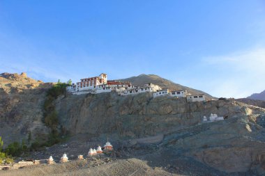 Diskit manastır veya Diskit Gompa en eski ve en büyük Budist manastır var. Nubra Vadisi Ladakh, Hindistan.
