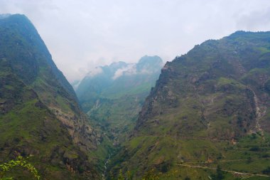Joshimath, Uttarakhand devlet Hindistan üzerinden Himalaya dağlarının görünümü