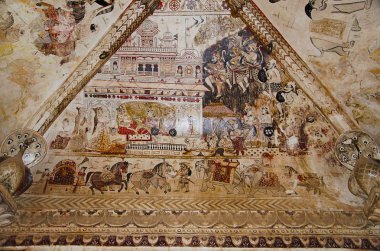 Mitolojik resimler tavanda. Lakshmi Narayan Tapınağı. Orchha. Madhya Pradesh. Hindistan