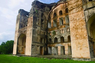 Farah Bagh Bagh Faria Nizam şahi yöneticiler tarafından inşa, Farah Bagh edildi 1583 tamamlanan büyük bir Saray Kompleksi bilinebilir Ahmednagar, Maharashtra, Hindistan yer alan