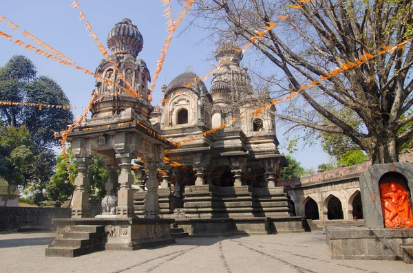 Weergave Van Dakshin Kashi Mandir Mahuli Sangam Satara Maharashtra India — Stockfoto