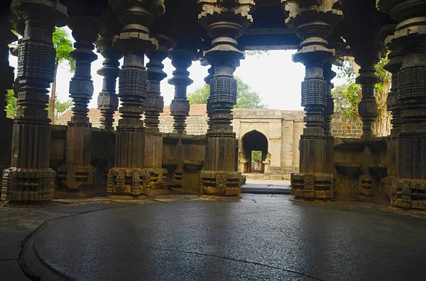 Belos Pilares Esculpidos Templo Kopeshwar Khidrapur Maharashtra Índia — Fotografia de Stock