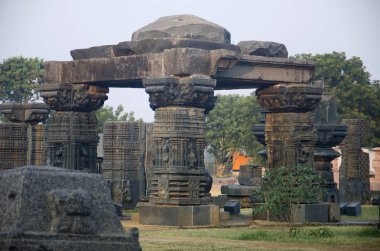 Kalıntıları, tapınak kompleksi, Warangal Kalesi, Warangal, Telangana