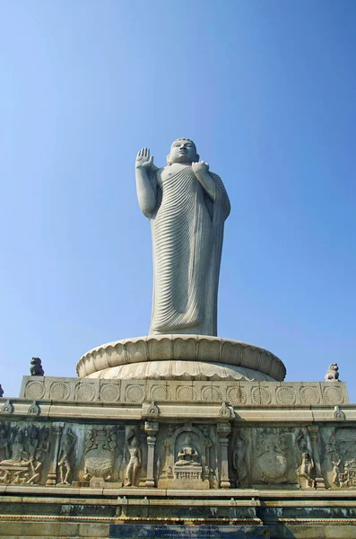 Standbeeld van Boeddha, Hussain Sagar Lake, Hyderabad, Telangana — Stockfoto