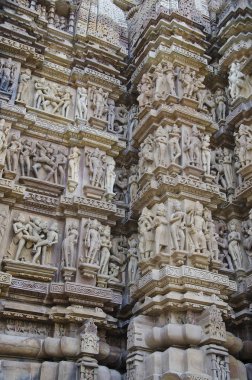 Kandariya Mahadev Tapınak, Kuzey duvarı - üst Panel - Mithuna çift, Batı grubu, Khajuraho, Madhya Pradesh, Hindistan, UNESCO Dünya Miras Listesi