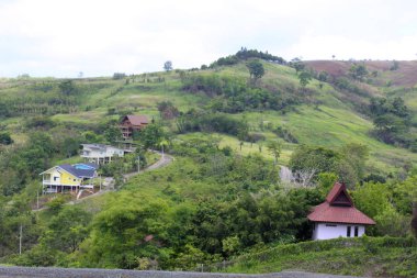 Renkli evler Valley yakınındaki Wat Pha Sorn Kaew, Khao Kor,: Phetchabun, Thailand