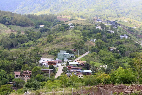 Utsikt Över Dalen Och Byn Från Wat Pha Sorn Kaew — Stockfoto