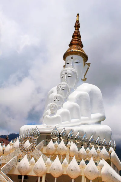 Λευκό Καθιστικό Πέντε Βούδες Είναι Ένα Ορόσημο Wat Pha Kaew — Φωτογραφία Αρχείου