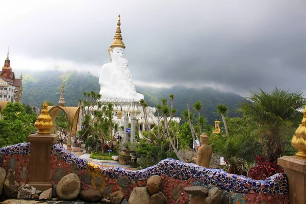 View Magnificent White Sitting Buddhas Pha Sorn Kaew Khao Kor — Stock Photo, Image