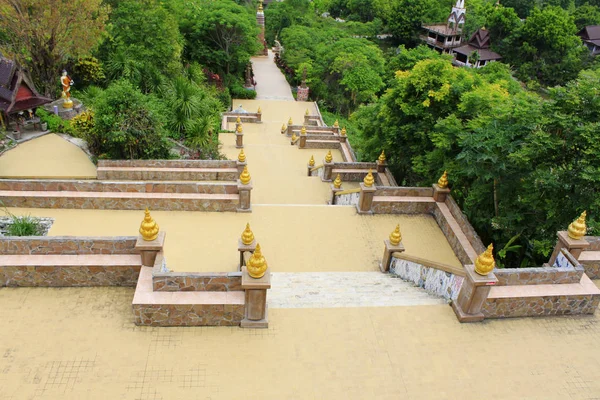 Widok Poziomy Świątyni Wewnątrz Pha Sorn Kaew Khao Kor Phetchabun — Zdjęcie stockowe