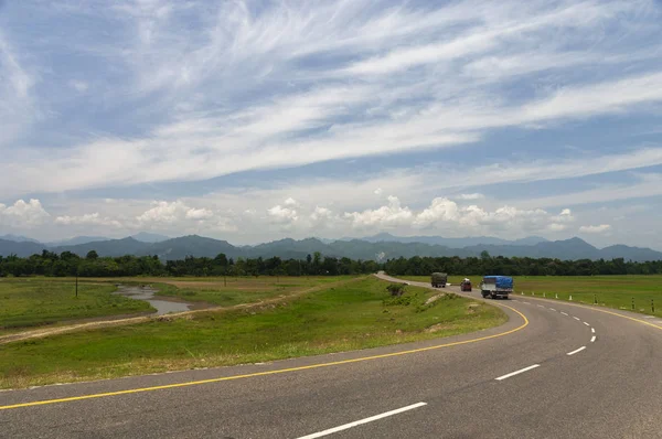 Assam Arunachal Highway in Assam, India. — Foto Stock