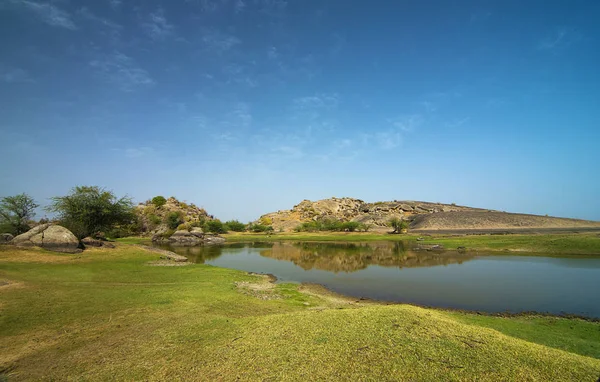 Pali, Bera hills, Pali bölge, Rajasthan, Hindistan, Waterbody. — Stok fotoğraf