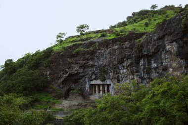 Mağara 6 cephe ve mağara 5 Brahmanical mağara yaptı mağaralara, Aurangabad, Doğu grubu, Aurangabad, Maharashtra, Hindistan.