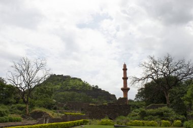 Daulatabad Deogiri kale ile Chand Minar arka plan, Aurangabad, Maharashtra, Hindistan.