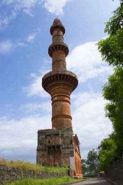 Chand Minar minaresi cephe, Daulatabad, Maharashtra, Hindistan.